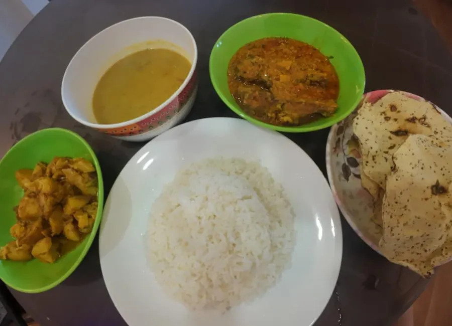 Meal served during a North Bengal group tour